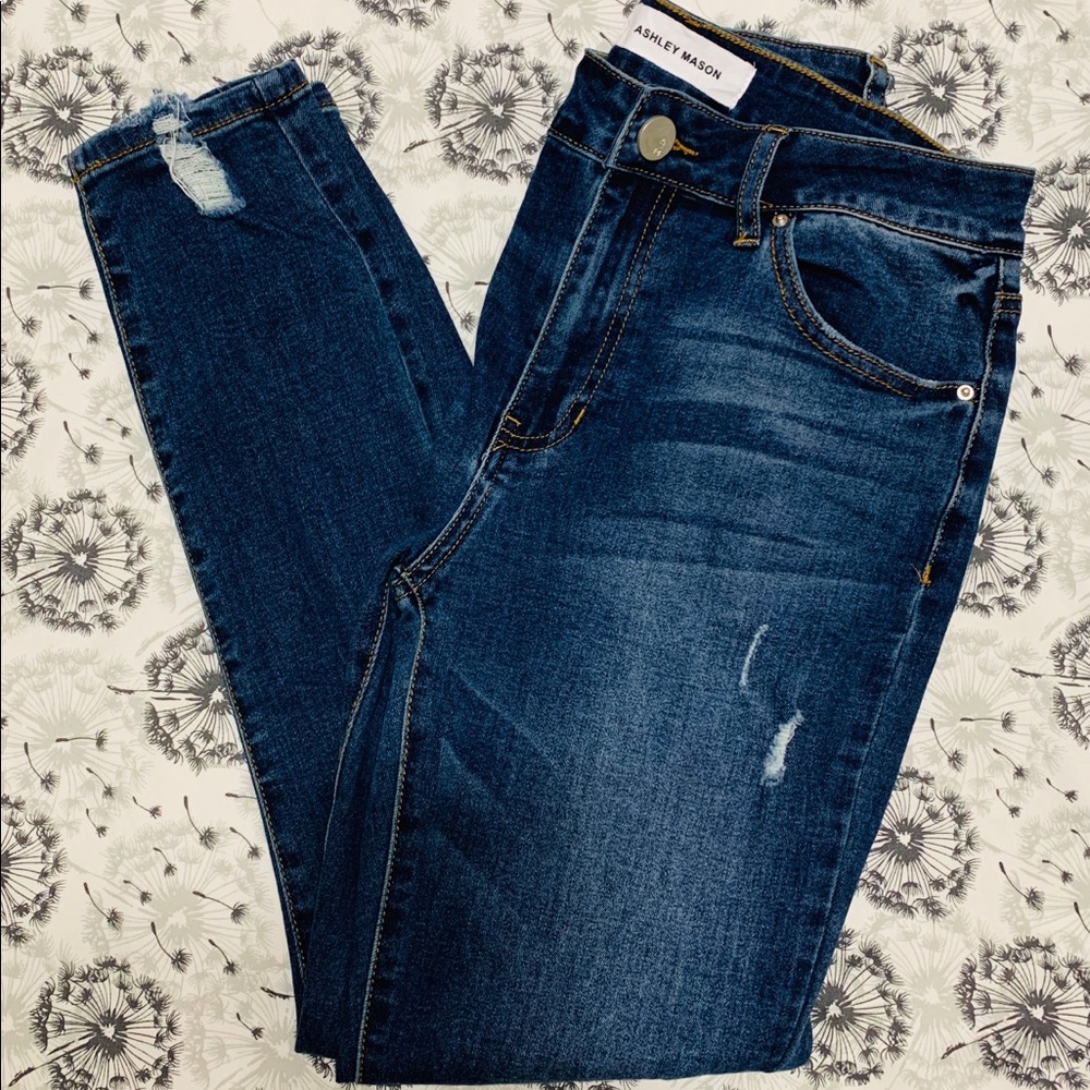 High waisted jeans 👖 never worn